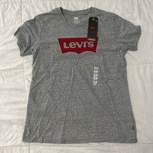 GRAY LEVIS SHIRT NEW WITH TAGS SIZE MEDIUM